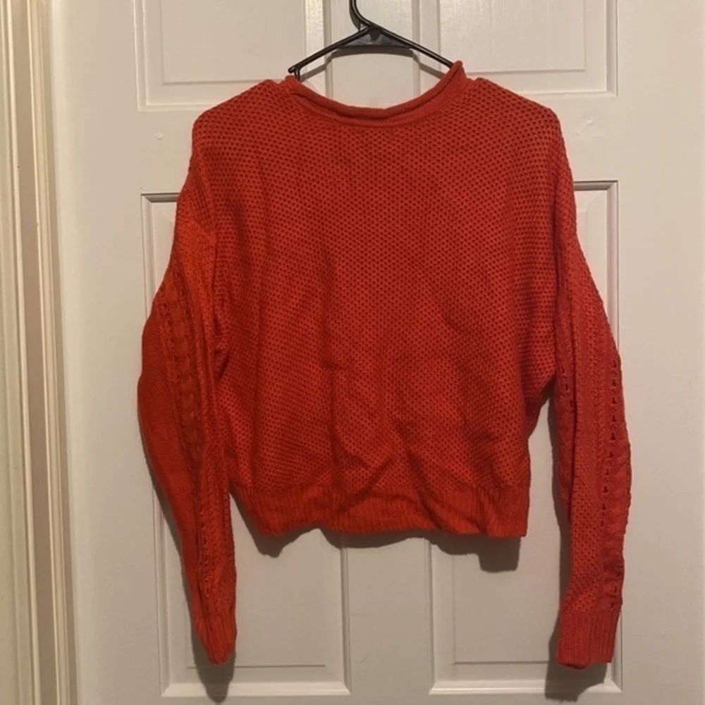 Cropped‎ Red Sweater size small soft
